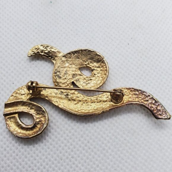 Gold Swirl Brooch - Picture 3 of 3